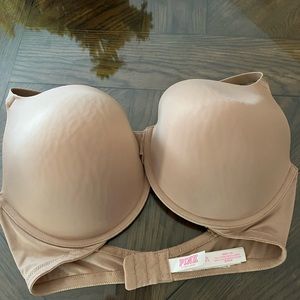 VS bras, 38 DDD, each 10.00$, will bundle all 26.00$. Gently worn